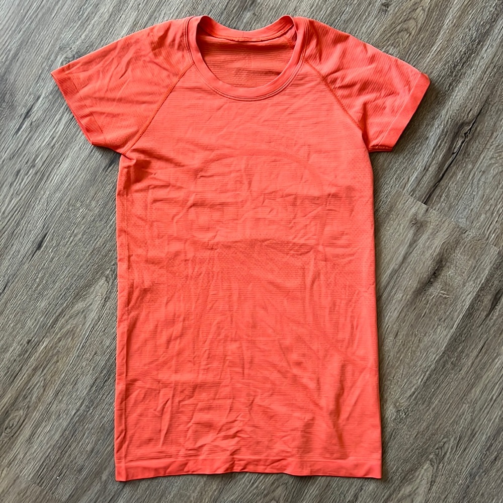 Lululemon Swiftly Tech short sleeve shirt size 6